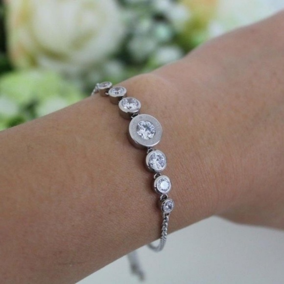 NWT Silver Tone Michael Kors Bolo Slider Bracelet - Picture 1 of 4